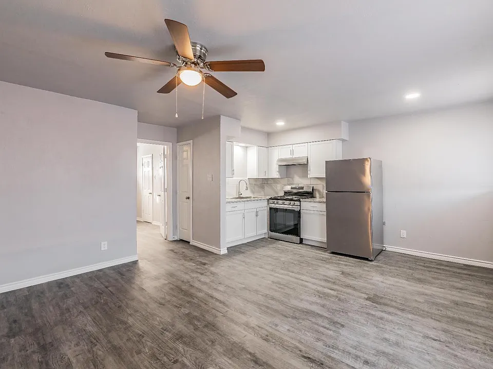 4417 E US Highway 80 Frontage Rd #101