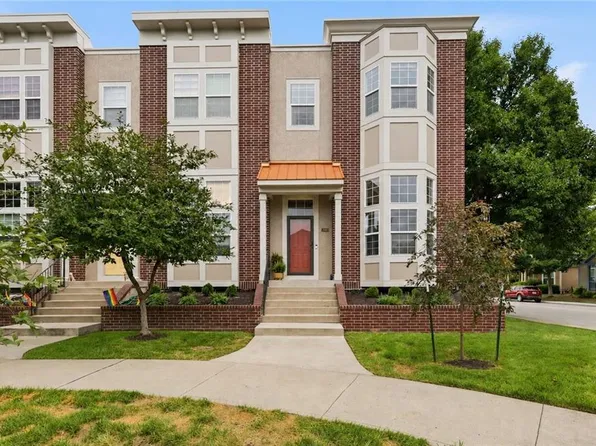 2901 Gentry Park, Kansas City, MO 64116