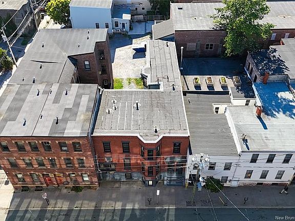 3rd image of 163 Charlotte St #161