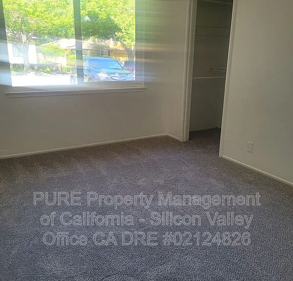 4860 Clydelle Ave — Photo 9