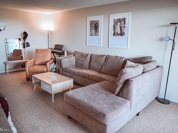 4th image of 2311 Pimmit Dr APT 1206