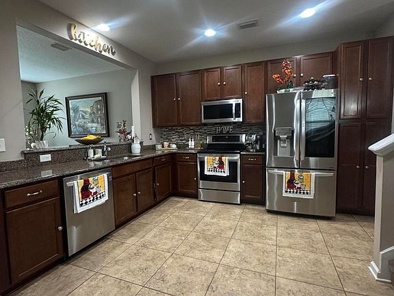 3rd image of 510 RYKER Way