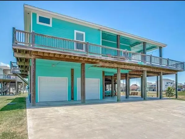 922 Palm Ridge Dr, Crystal Beach, TX 77650