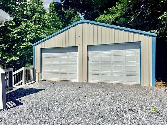 2nd image of 121 Irene Dr