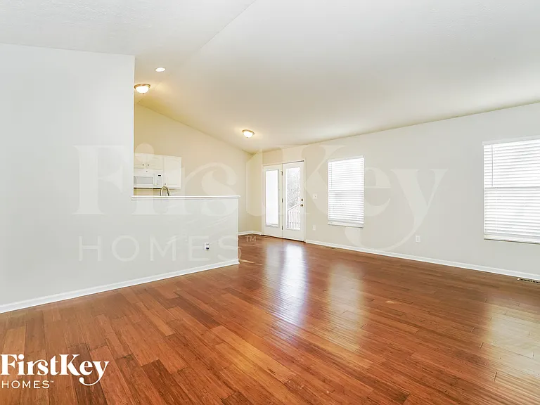 714 Keltoncrest Dr — Photo 3