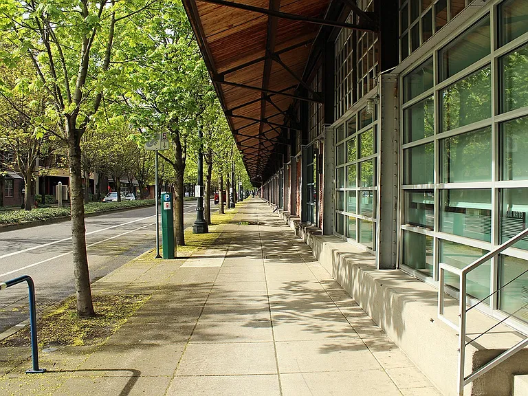 810 NW Naito Pkwy #F22 — Photo 28