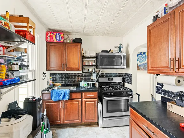 53-31 Woodside Avenue image 5 of 8