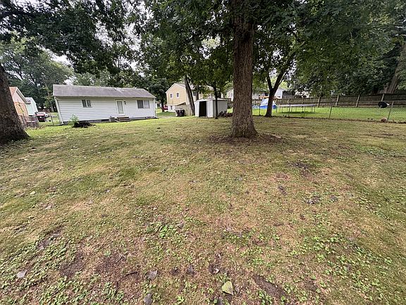 4th image of 2217 N Idaho St