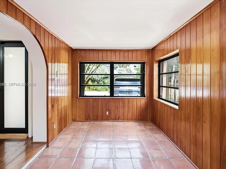 2550 Trapp Ave — Photo 4