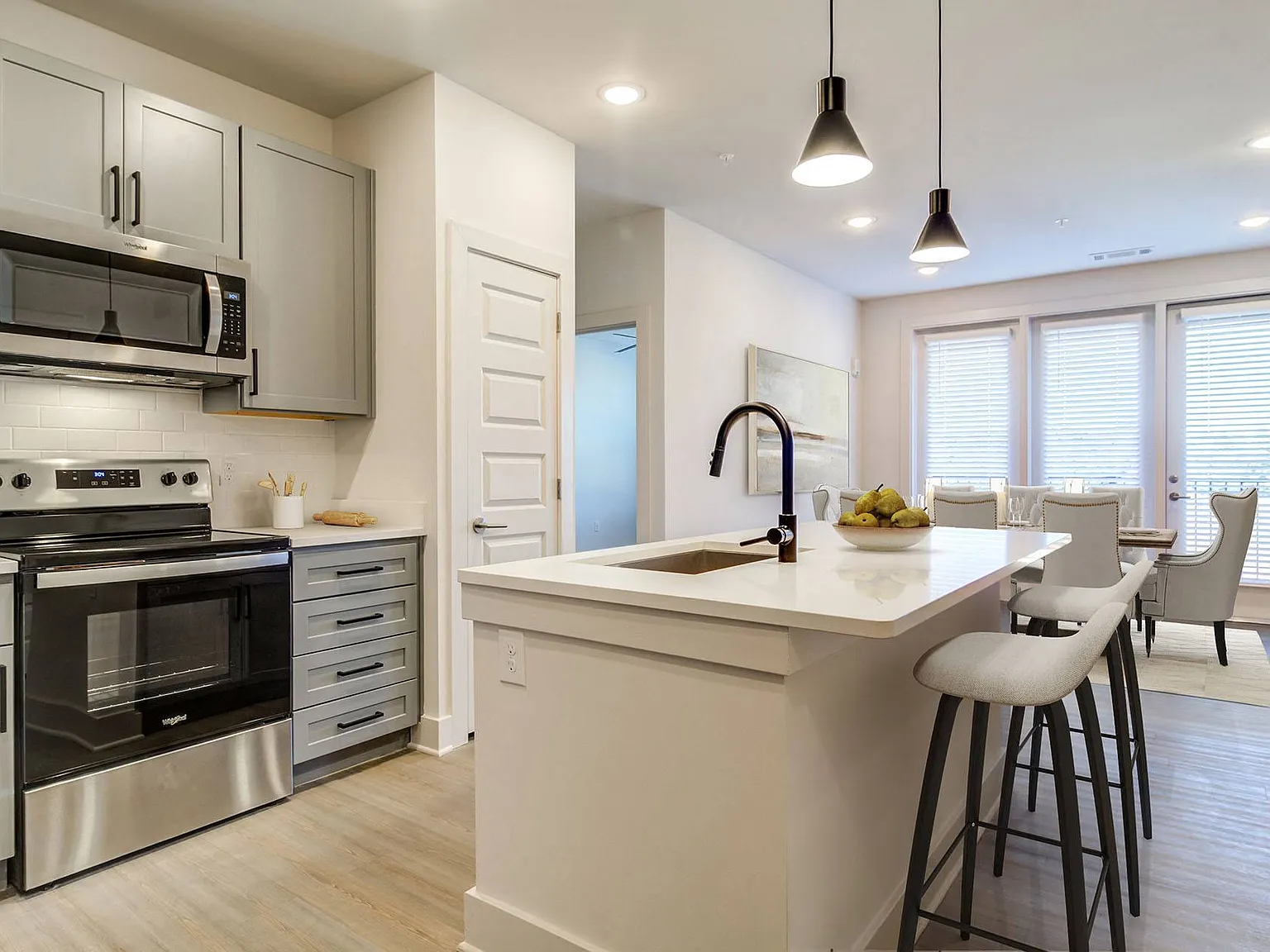 The Collins Luxury Apartments — Photo 3