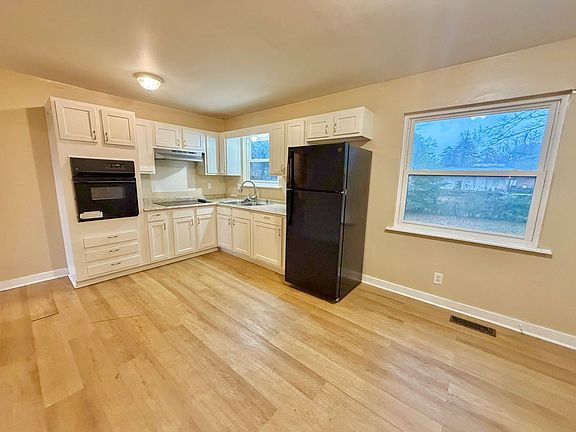 3rd image of 2712 Scenic View Dr NW