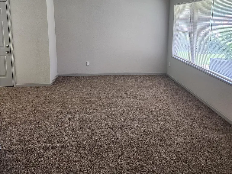 5244 Enyart St — Photo 3