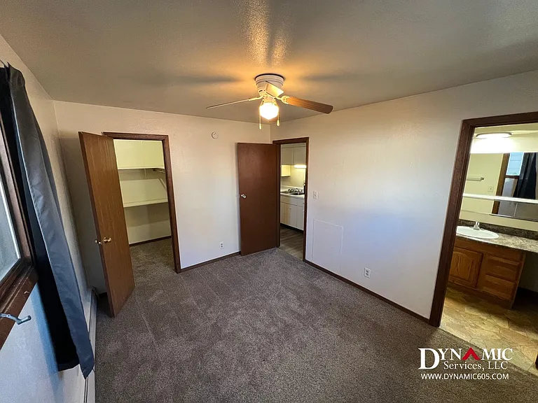 217 S Summit Ave — Photo 8