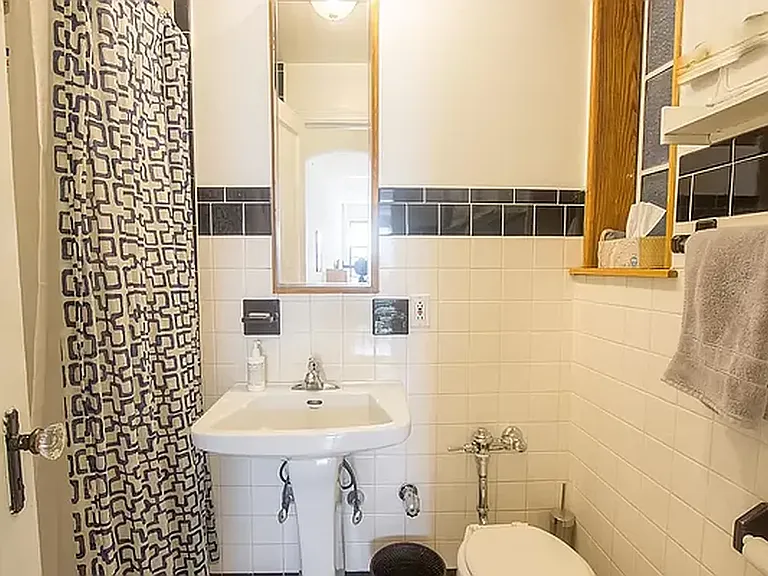 21 Bank St #3R — Photo 5