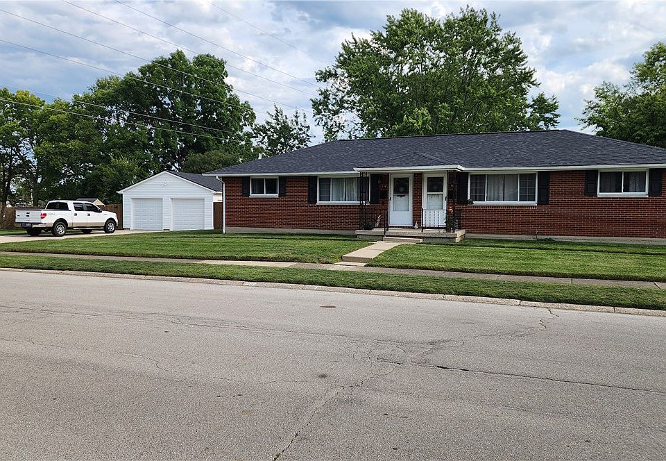 1st image of 114 W Herr St