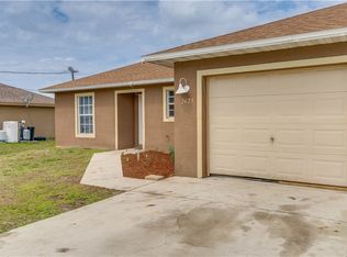 2425/2427 Park Rd, Lehigh Acres, FL 33971