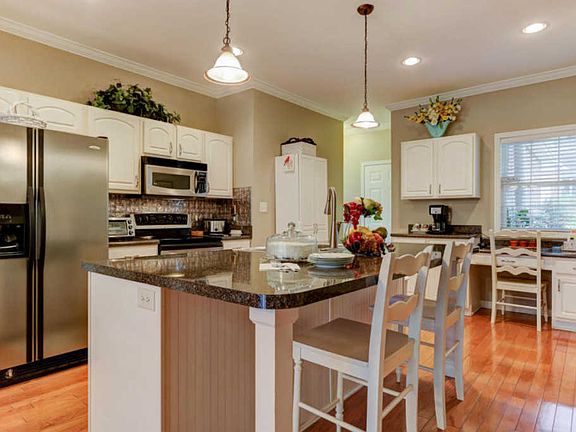5th image of 4615 Oak Meadow Way