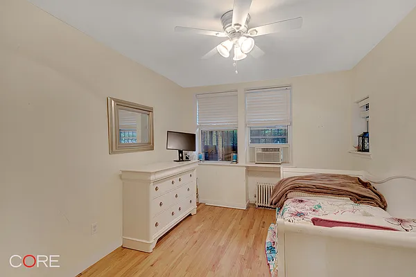 the Apartment STABRIDGE HOUYHNHNM ハット Tour the Octagon House, a local hidden gem in the Lower