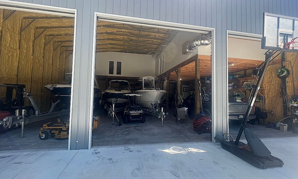 Garage doors 14/14