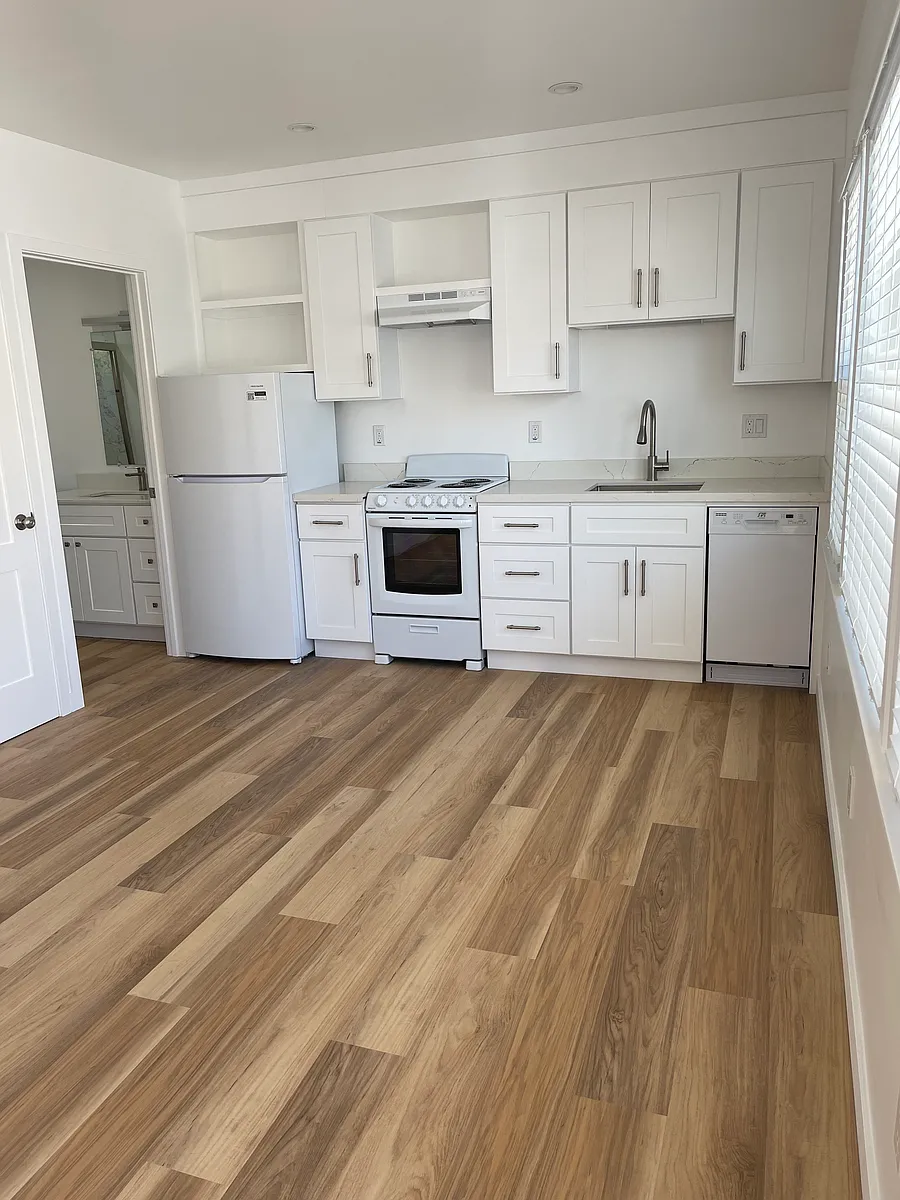 Building Photo - 124 Coloma St #8