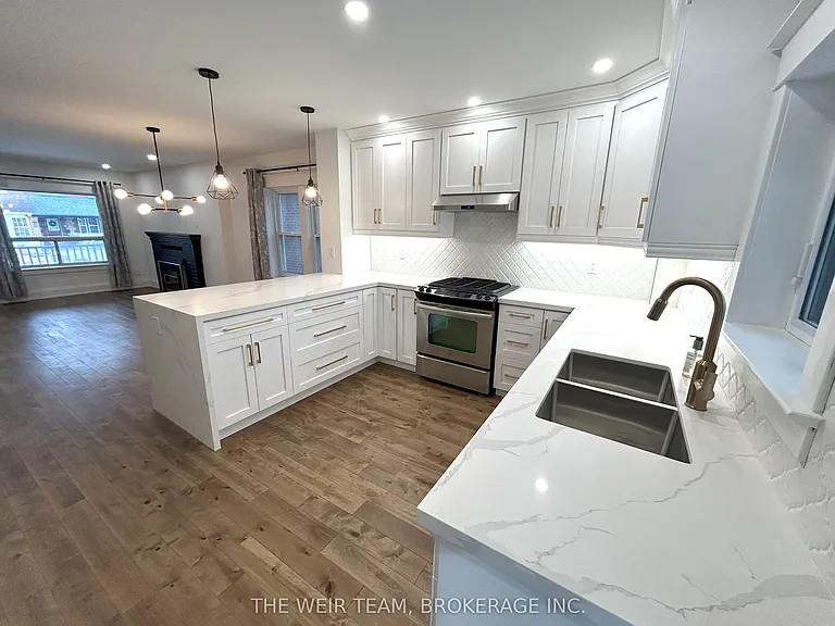 3 Costain Ave — Photo 4