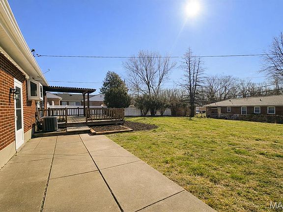 2nd image of 424 Oliver Lee Dr