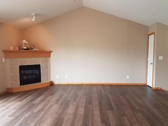 2nd image of 1529 Alder Dr