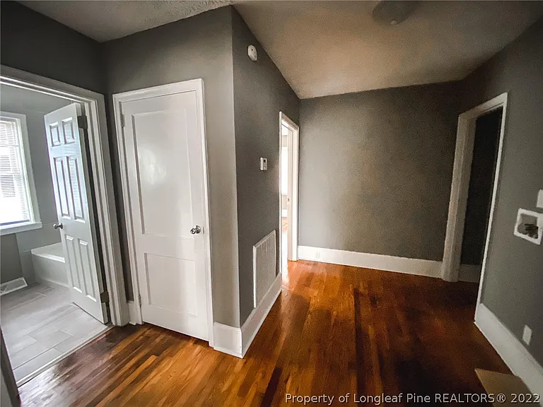 210 E 16th St #2 — Photo 6