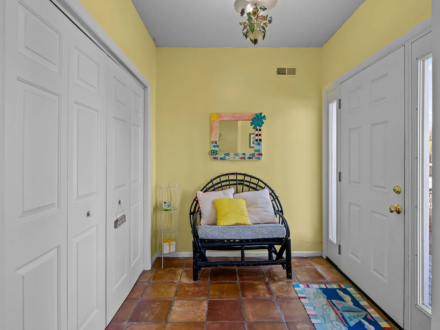 3 bed, 3.5 bath, 2500 sqft, $2,200 — Photo 3