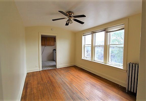 3rd image of 8218 S Drexel Ave APT 3W