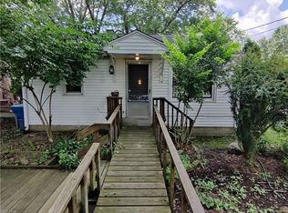 602 Cove Blvd, Akron, OH 44319