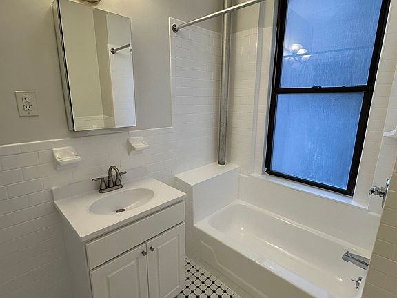5th image of 350 W 55th St APT 4M