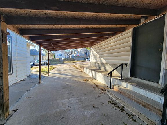3rd image of 1221 W 4th St