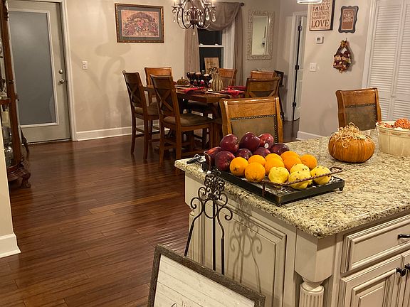 Open kitchen and dining 