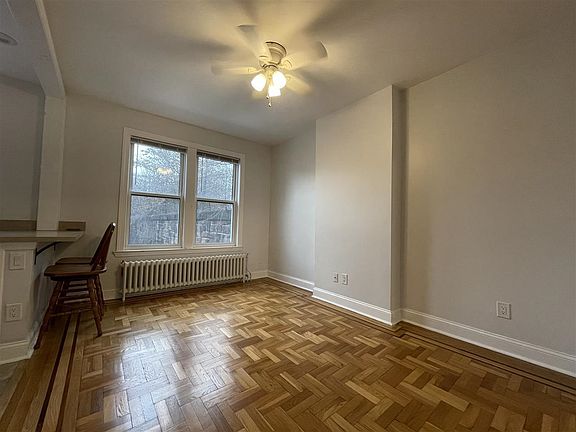 4th image of 445 Monmouth St Floor 3