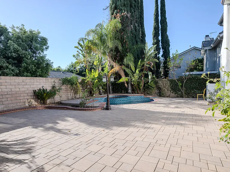 19314 Yolie Ln — Photo 47