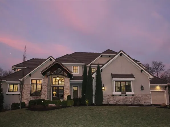 14615 Linden St, Leawood, KS 66224