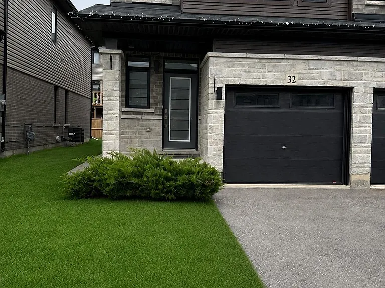 32 June Callwood Way — Photo 2