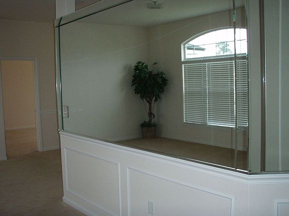 Beautiful Mirrored Entry