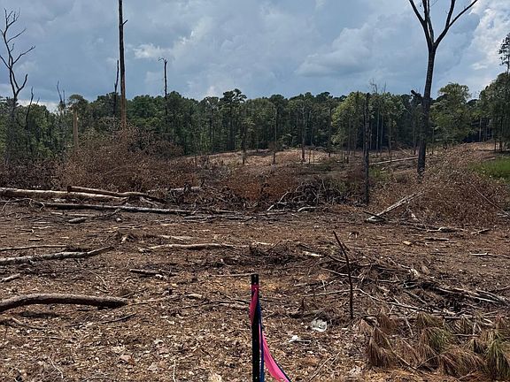 4th image of 2 Highway 24