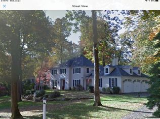 4 Harvey Ln, Newtown Square, PA 19073
