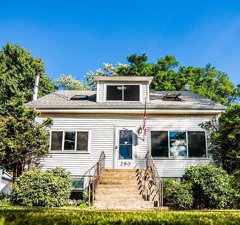 1st image of 290 Lynn St