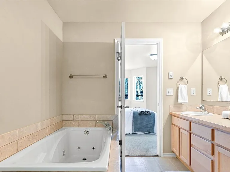 4160 Deemer Rd #202 — Photo 8
