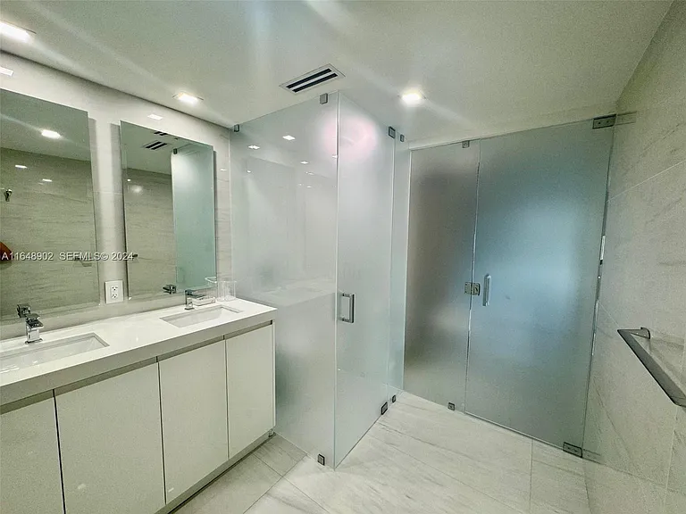9801 Collins Ave #5U — Photo 29