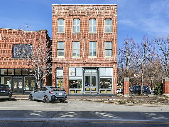 2nd image of 1901 Park Ave #3FF