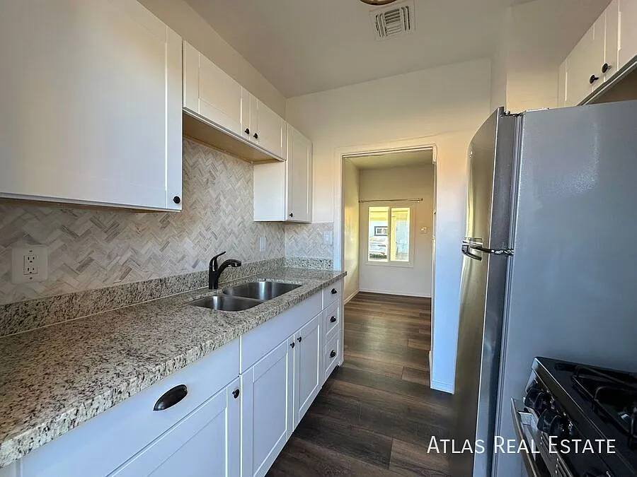 Modern North Phoenix Apartment | $775 Move-In Special — Photo 4