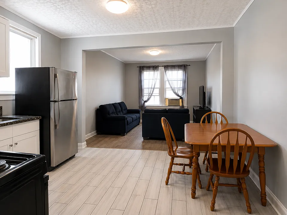148 Carlton Ave #2R