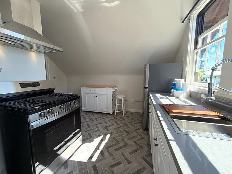 2529 Etna St — Photo 2