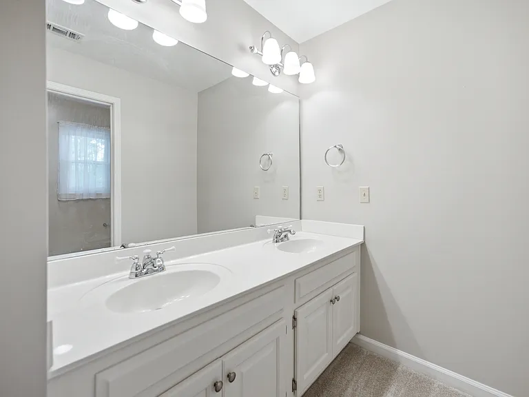 5525A Hampstead Way — Photo 16