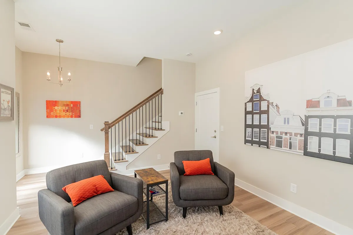 Flex Room - 793 Burnside Pl